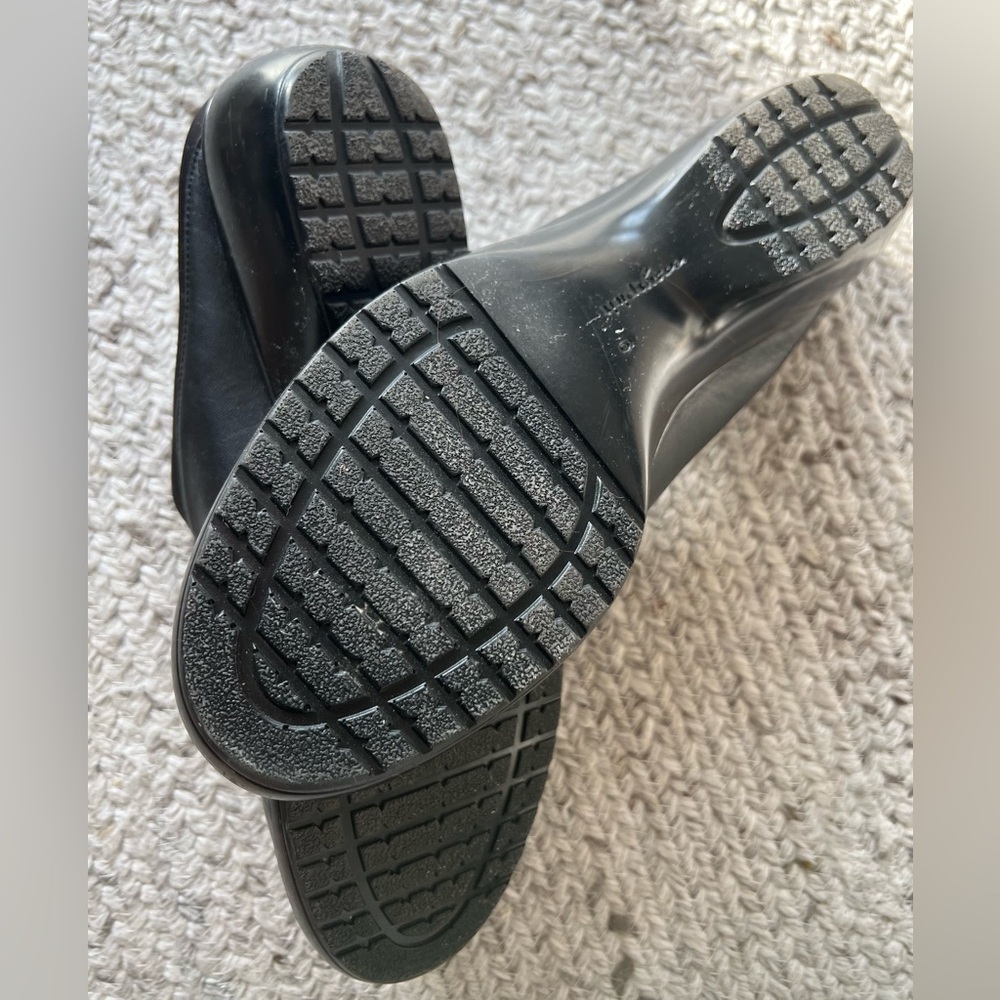 NWOT Easy Spirit Leather Clogs - Picture 3 of 3
